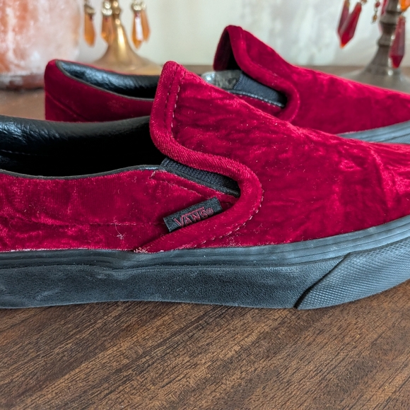 Vans Red Velvet Slip-On Shoes Unisex Men's 5.5 Women's 7 - Picture 2 of 9